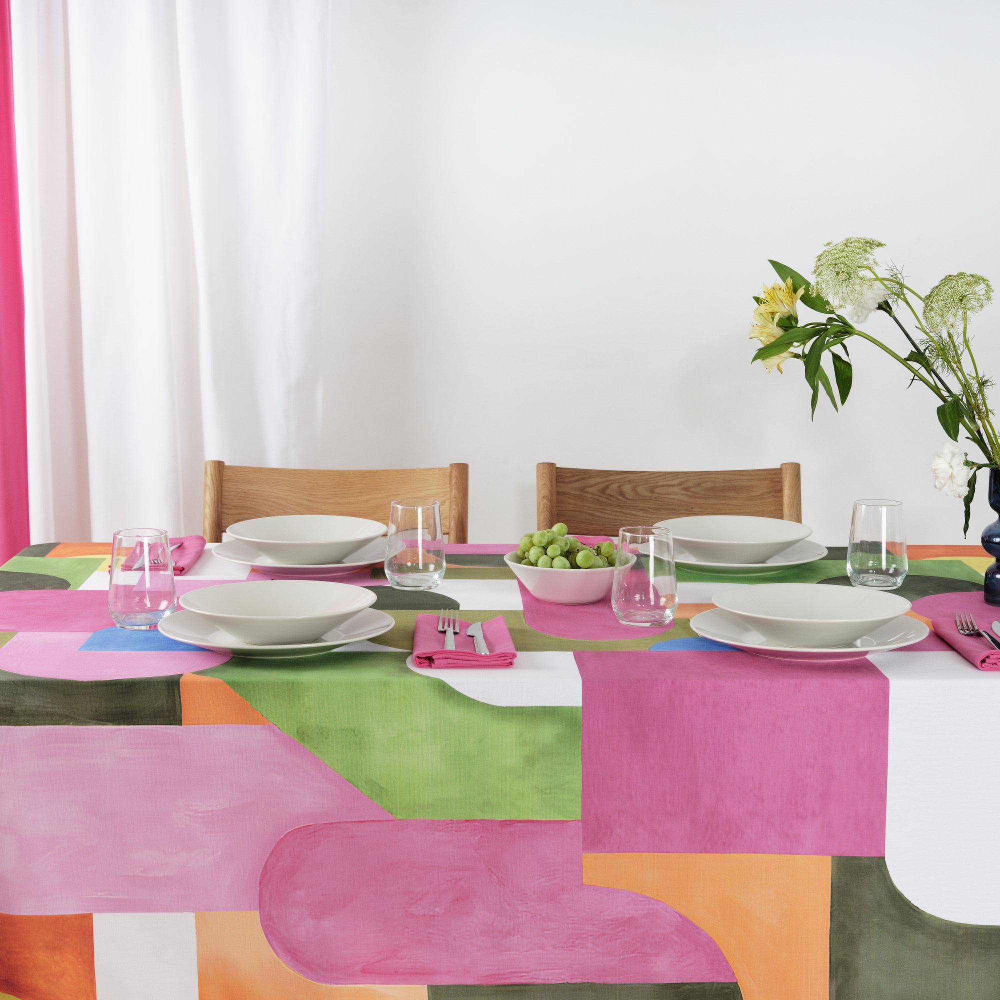 Dundee 100% cotton stain-resistant resin tablecloth